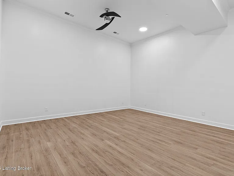 540 S 4th St #401 — Photo 42