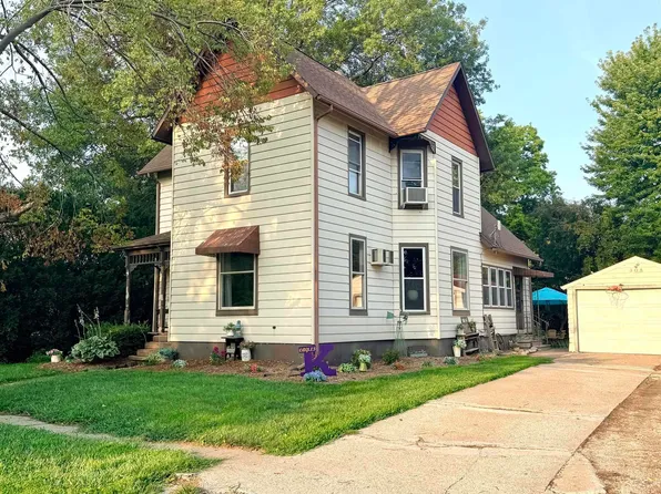 305 N Green St, Keota, IA 52248