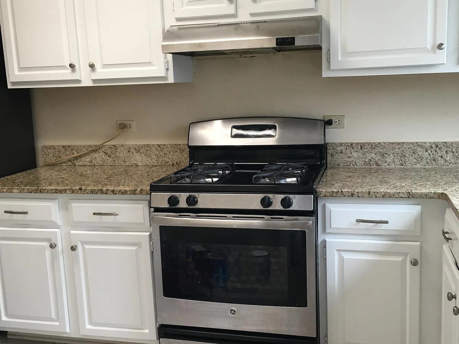 10620 Weymouth St — Photo 1