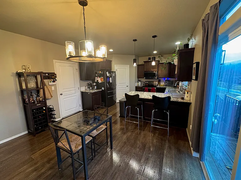 2537 Denton St — Photo 10