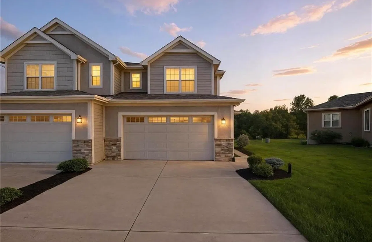 4 bed, 3.5 bath, 2348 sqft, $2,699 — Photo 1