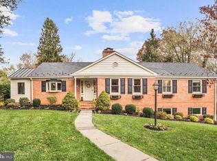 8302 Riding Ridge Pl, Mc Lean, VA 22102