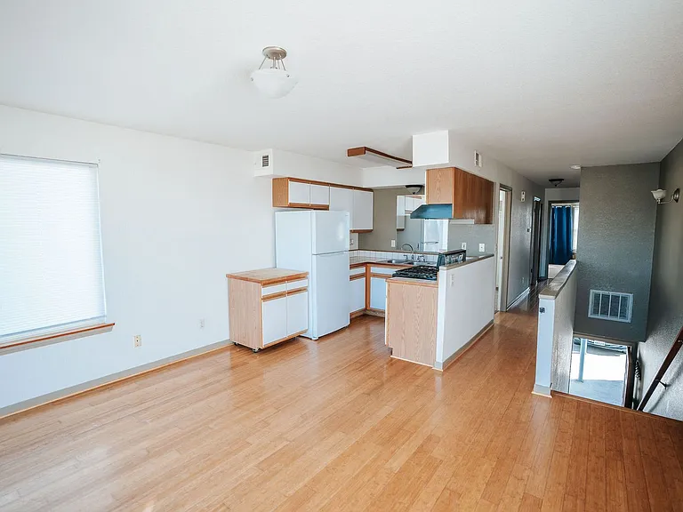 122 Cod St — Photo 7