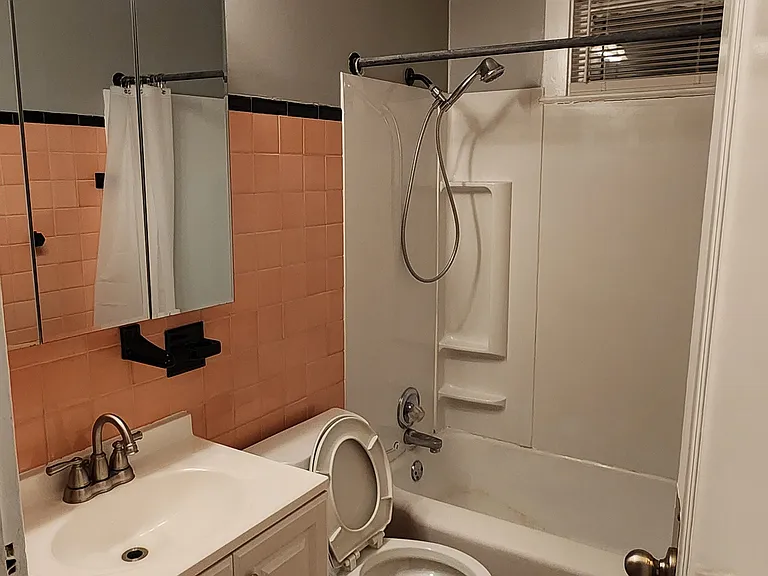 204 Winspear Ave #2 — Photo 14