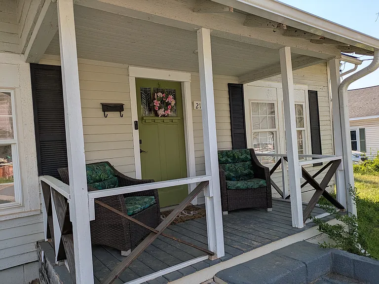 219 E Pressley Ave — Photo 1