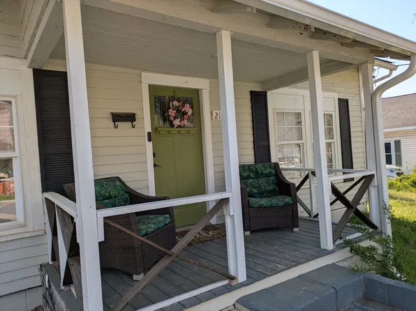 219 E Pressley Ave, Mooresville, NC 28115