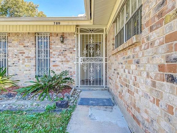 3rd image of 7819 Augustine Dr