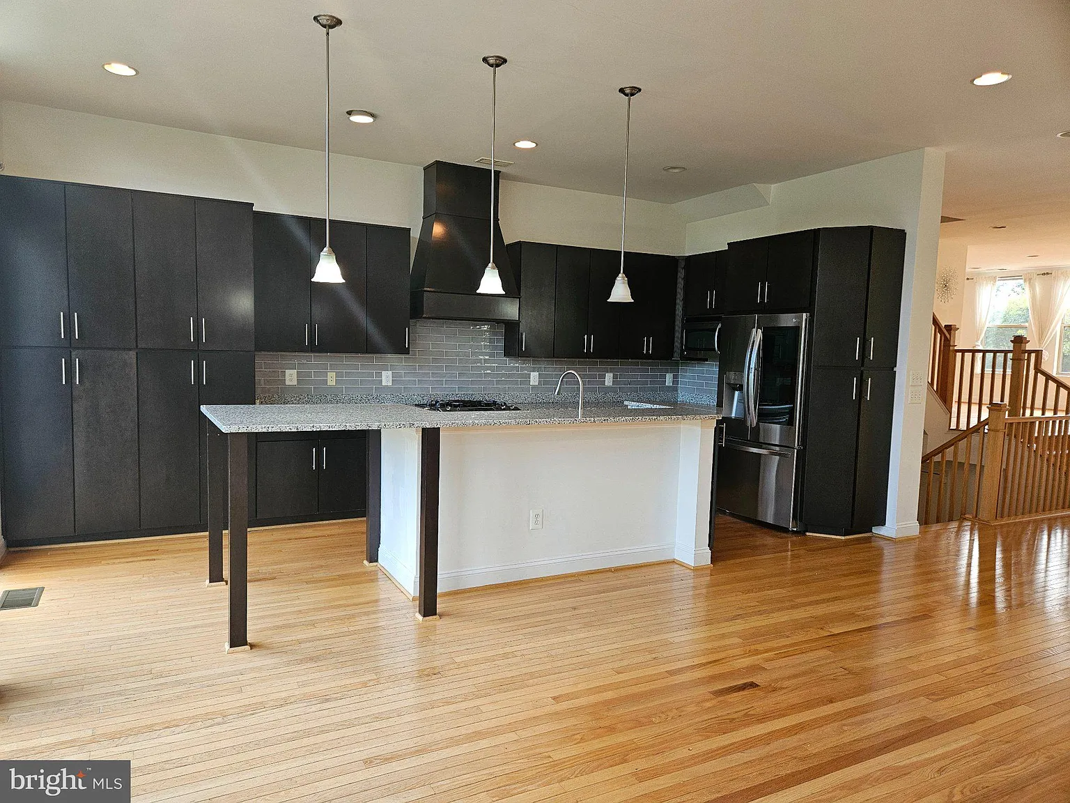 6 bed, 3.5 bath, 3216 sqft, $5,000 — Photo 1
