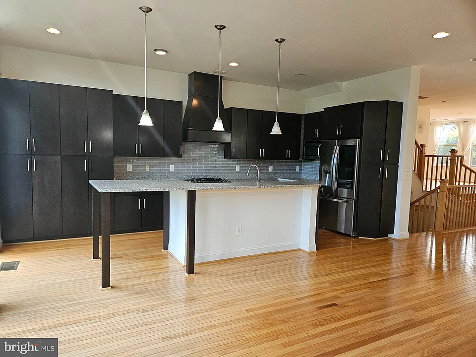 23380 Evening Primrose Sq