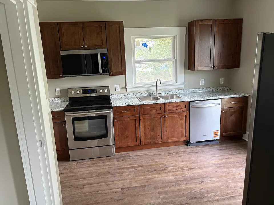 106-108 Central Ave #106
