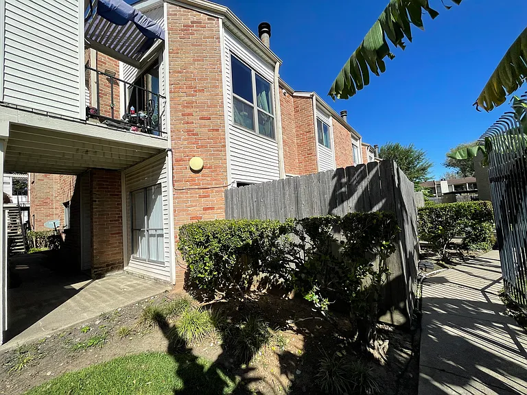 10131 Waterstone Dr — Photo 19