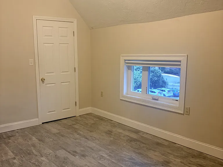 86 Maple St — Photo 18