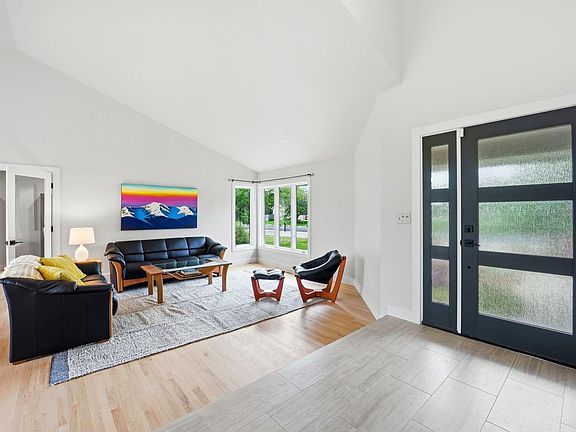 4th image of 2204 Brixton Rd