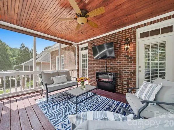 1753 30th Avenue Dr NE, Hickory, NC 28601