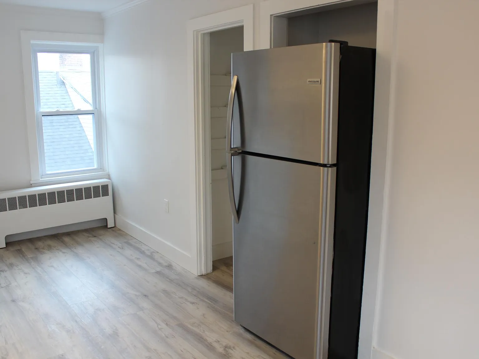 3 bed, 1372 sqft, $3,000 — Photo 4