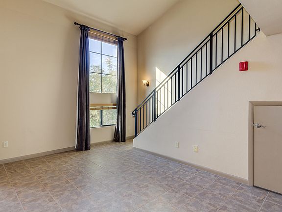 4th image of 1005 E 8th St Unit 3022