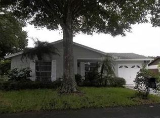 8810 Frostwood Ct, Tampa, FL 33634