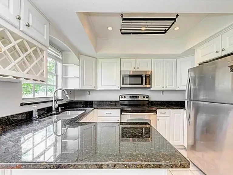 502 S Willow Ave #6 — Photo 4