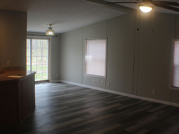 3rd image of 7305 S Forest Glen Rd