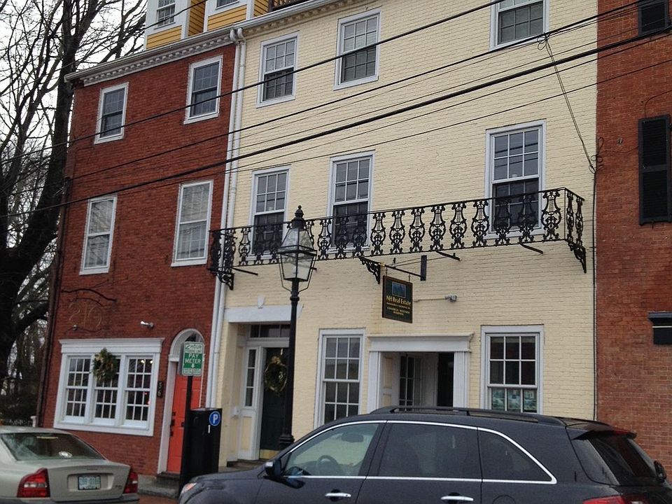 38 State Street (cream building).