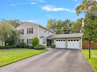 11 Cobblestone Ct, Howell, NJ 07731