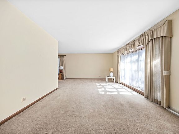 3rd image of 1419 Brush Hill Cir