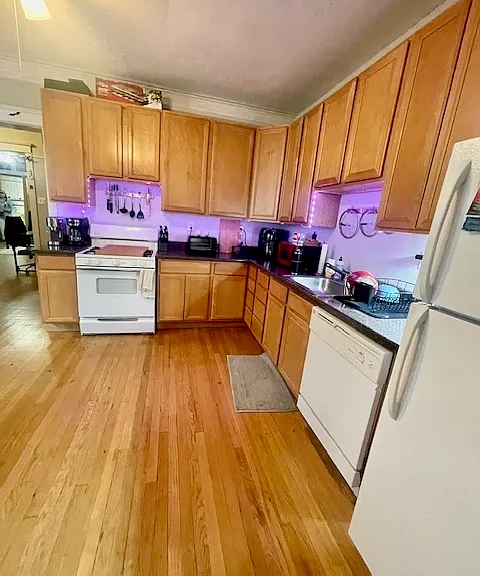 908 W Waveland Ave #2 — Photo 9