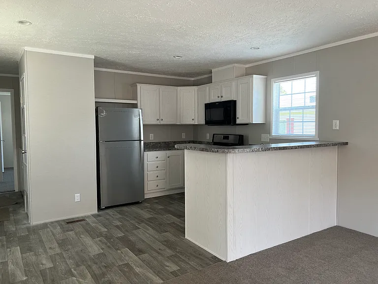 Linden Place — Photo 13