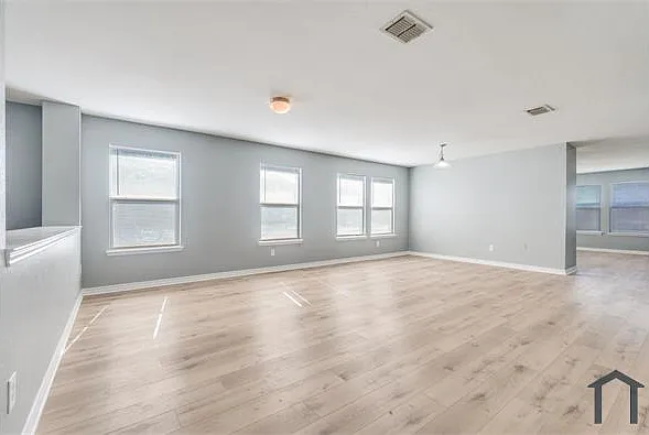 1600 Lionheart Dr — Photo 4