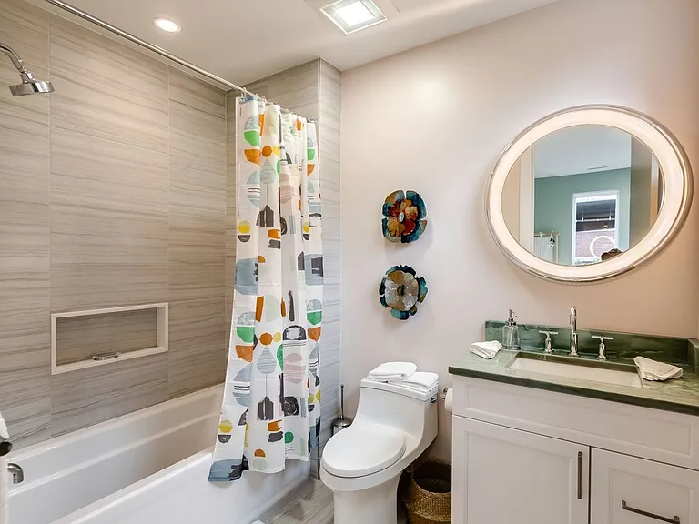 147 S Hancock St — Photo 17