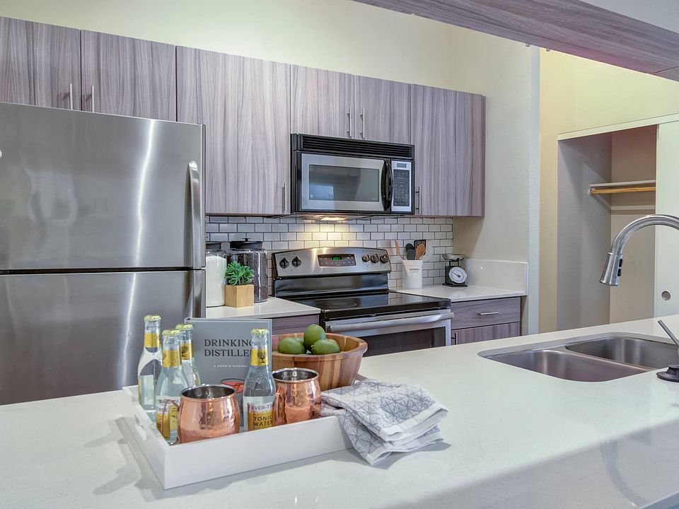 1st image of 1525 SW Park Ave #5194530