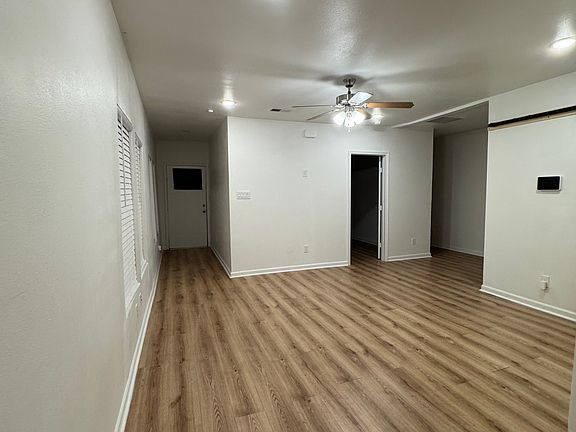 3rd image of 2825 Meadowbrook Dr Unit A