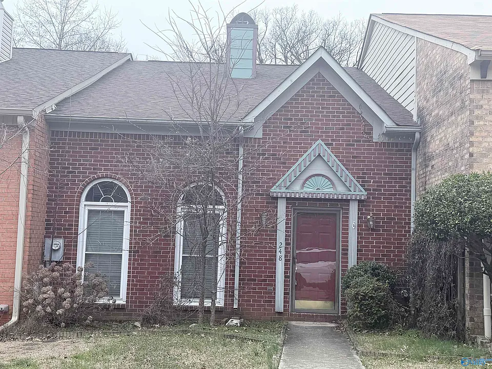 248 W Lake Cir