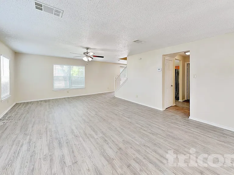 8055 Chestnut Cedar Dr — Photo 2