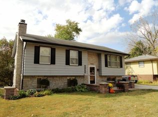 9060 Golden Valley Dr, Norwalk, IA 50211