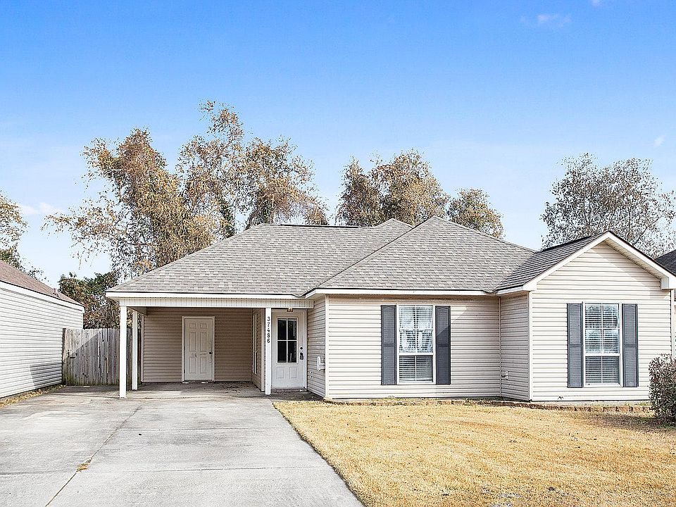 1st image of 37486 Parkwood Ave