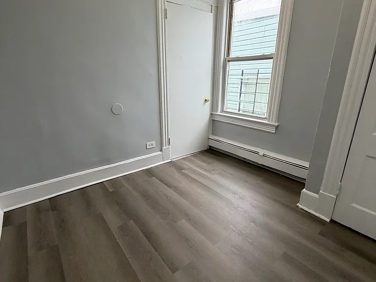 105 Maple St #3W — Photo 3