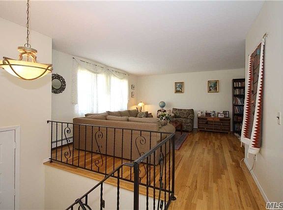 2nd image of 14 Roosevelt Ave