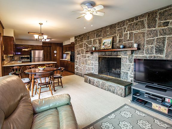 3rd image of 30 Bay View Dr