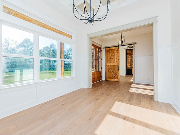 2nd image of 2089 Willow Lake Rd