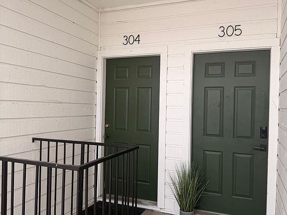 2nd image of 2508 W 12th St APT 304