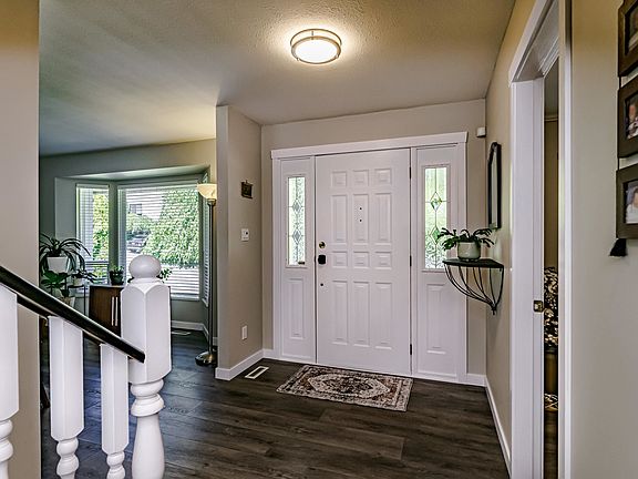 3rd image of 1328 Honeysuckle Ln