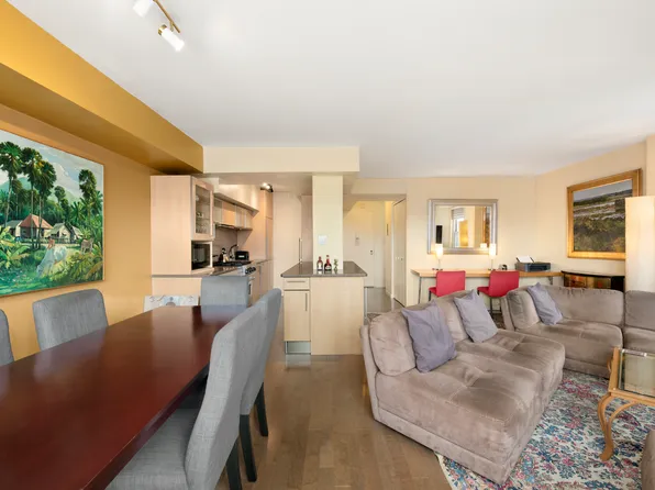 251 East 32nd Street image 3 of 6