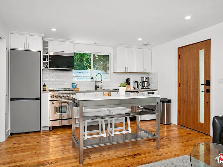 4734 Los Feliz Blvd — Photo 31