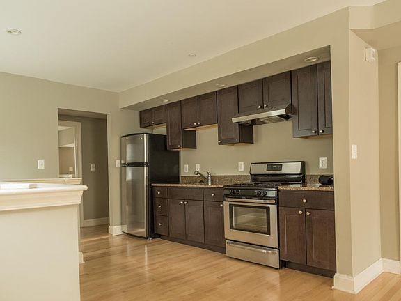 3rd image of 804 Saint Paul St APT 1
