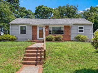 17 Edgewood View Ln, Winston Salem, NC 27127
