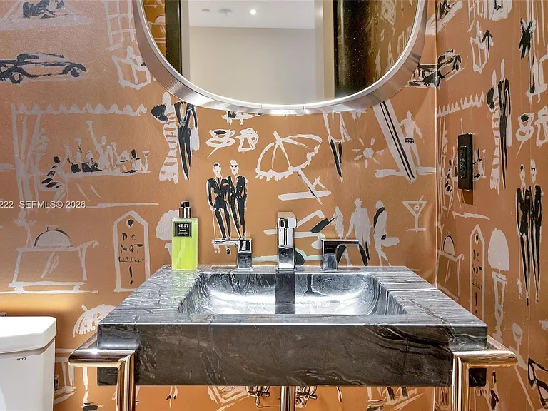100 S Pointe Dr #708 — Photo 33