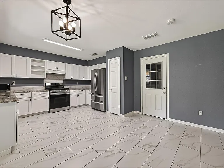 24006 Lone Elm Dr — Photo 5
