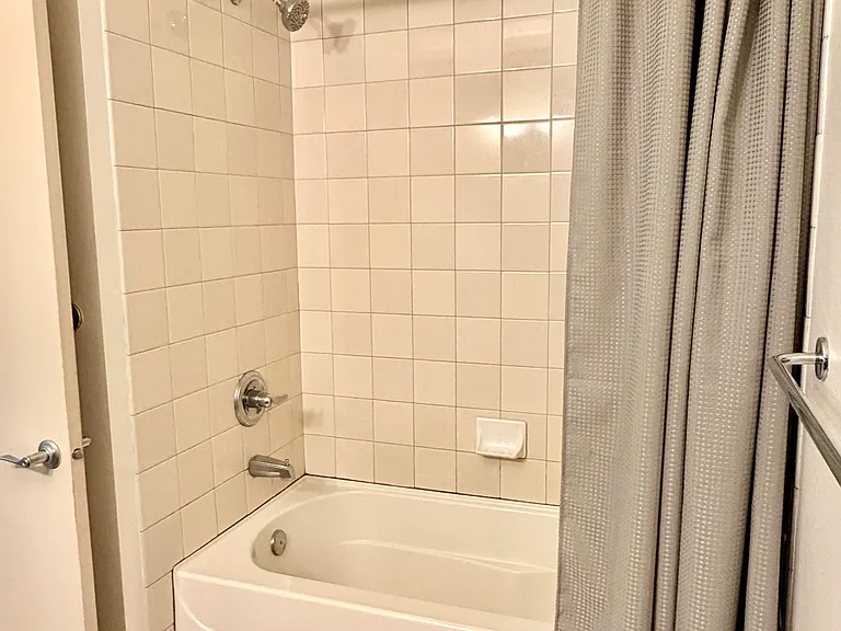 1760 N Northlake Way #423 — Photo 16