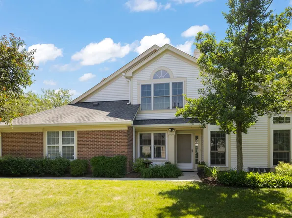 30W069 Penny Ln, Warrenville, IL 60555